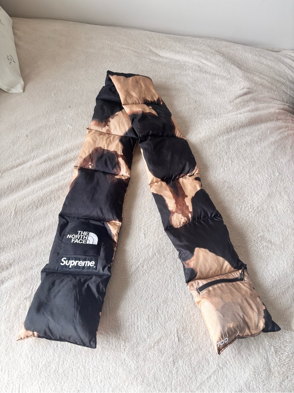 The North Face x Supreme - Bleached Denim Print 700-Fill Down Scarf